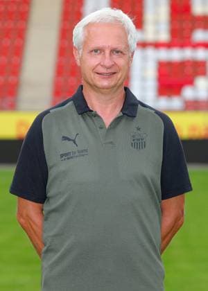 Teampraesentation FSV Zwickau Regionalliga Nordost FSV Zwickau, Regionalliga Nordost, Porträttermin 2023 2024, Zwickau 21.08.2023, GGZ Arena, Fußball , Im Bild: Mannschaftsarzt Dr. med. Bernhard Karich ,