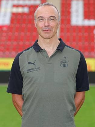 Teampraesentation FSV Zwickau Regionalliga Nordost FSV Zwickau, Regionalliga Nordost, Porträttermin 2023 2024, Zwickau 21.08.2023, GGZ Arena, Fußball , Im Bild: Mannschaftsarzt Dr. med. Uwe Flötgen Floetgen ,