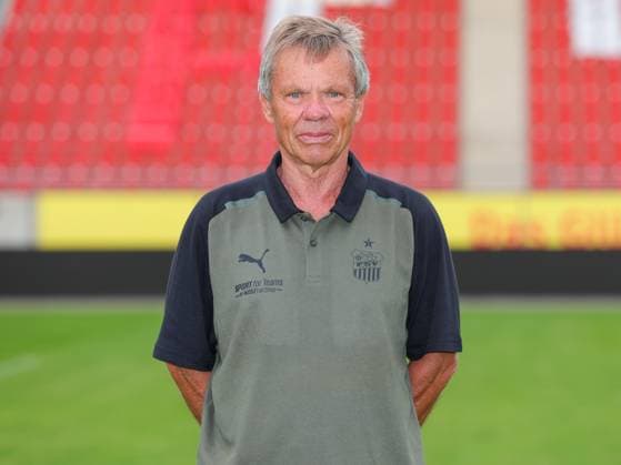 Teampraesentation FSV Zwickau Regionalliga Nordost FSV Zwickau, Regionalliga Nordost, Porträttermin 2023 2024, Zwickau 21.08.2023, GGZ Arena, Fußball , Im Bild: Hygienebeauftragter Dr. med. Hans-Jürgen Lambrecht ,