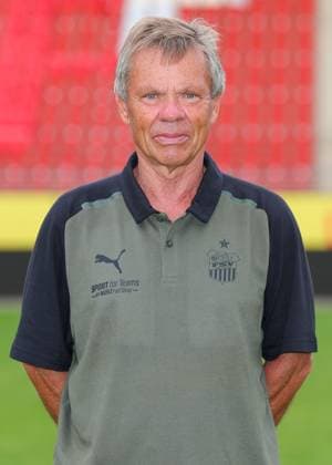 Teampraesentation FSV Zwickau Regionalliga Nordost FSV Zwickau, Regionalliga Nordost, Porträttermin 2023 2024, Zwickau 21.08.2023, GGZ Arena, Fußball , Im Bild: Hygienebeauftragter Dr. med. Hans-Jürgen Lambrecht ,