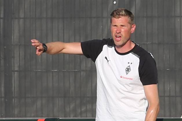 Mönchengladbach, Deutschland 23. August 2023: A-Junioren-Bundesliga - 2023 24 - Borussia Mönchengladbach U19 vs. Fortuna Düsseldorf U19 Im Bild: Trainer Oliver Kirch (Borussia Mönchengladbach U19) Fohlenplatz Nordrhein Westfalen