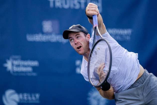 August 23, 2023: Dominik Koepfer serves during the third round of the 2023 Winston-Salem Open at Wake Forest Tennis Complex in Wnston-Salem, NC. ( ) Wnston-Salem United States - ZUMAc04_ 20230823_zma_c04_091 Copyright: xScottxKinserx