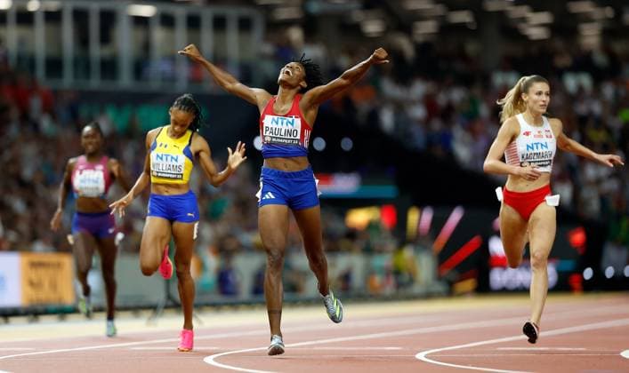 Bilder des Jahres 2023, Sport 08 August Sport Themen der Woche KW34 Sport Bilder des Tages (230824) -- BUDAPEST, Aug. 24, 2023 -- Marileidy Paulino (2nd R) of the Dominican Republic celebrates after winning the Women s 400m Final of the World Athletics Championships Budapest 2023 in Budapest, Hungary, Aug. 23, 2023. ) (SP)HUNGARY-BUDAPEST-ATHLETICS-WORLD CHAMPIONSHIPS-DAY 5 WangxLili 