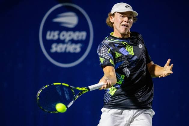 August 23, 2023: Alex Michelsen returns the shot during the third round of the 2023 Winston-Salem Open at Wake Forest Tennis Complex in Wnston-Salem, NC. ( ) Wnston-Salem United States - ZUMAc04_ 20230823_zma_c04_126 Copyright: xScottxKinserx