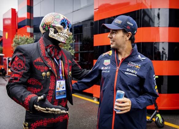 Sport Bilder des Tages ZANDVOORT - Sergio Perez (Red Bull Racing) on track at Zandvoort Circuit ahead of the F1 Grand Prix of the Netherlands on August 24, 2023 in Zandvoort, Netherlands. ANP KOEN VAN WEEL F1 Grand Prix of The Netherlands 2023 24 xVIxANPxSportx xxANPxIVx 476184140 originalFilename: 476184140.jpg