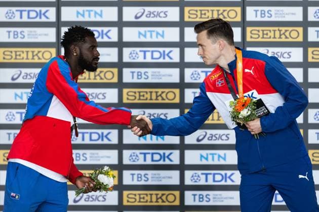 230824 Karsten Warholm at the medal ceremony for men?s 400 meter hurdles during day 6 of the 2023 World Athletics Championships on August 24, 2023 in Budapest. Photo: Vegard Grott BILDBYRAN kod VG JM0522 bbeng friidrott athletics friidrett 2023 world athletics championships world athletics championships budapest23 friidrotts-vm friidretts-vm vm jubel Copyright: VEGARDxGRoTT BB230824VG010