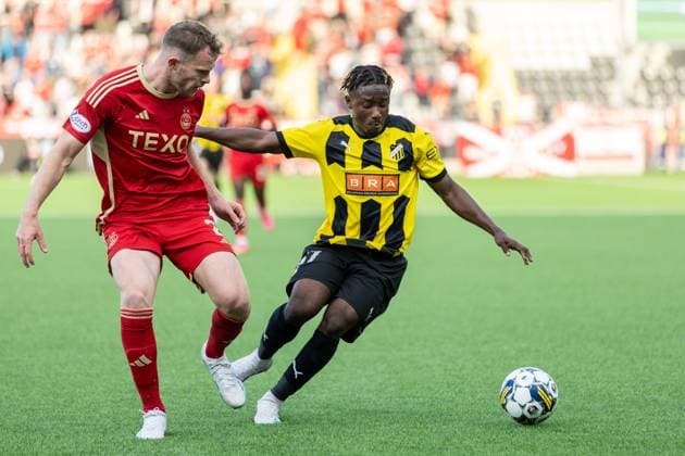 230824 Nicky Devlin of Aberdeen and Ibrahim Sadiq of Häcken during the UEFA Europa League play-off match between Häcken and Aberdeen on August 24, 2023 in Gothenburg. Photo: Michael Erichsen BILDBYRAN COP 89 MI0526 fotboll football soccer fotball uefa europa league häcken aberdeen bbeng Copyright: MICHAELxERICHSEN BB230824MI018