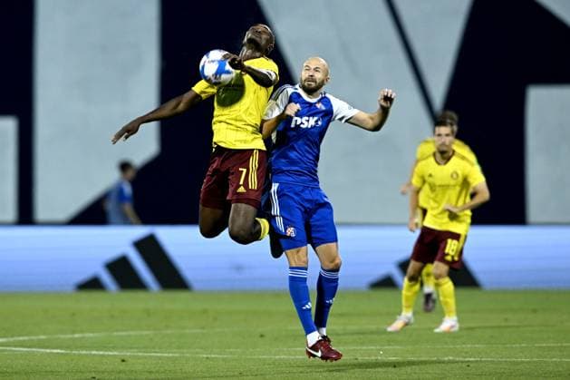 Dinamo Zagreb v Sparta Praha - UEFA Europa League Play Off Round: First Leg ZAGREB, CROATIA - AUGUST 24: Victor Olatunji of Sparta Praha and Josip Misic of Dinamo Zagreb in action during UEFA Europa League Play Off Round First Leg match between Dinamo Zagreb and Sparta Praha at Maksimir Stadium on August 24, 2023 in Zagreb, Croatia. MarkoxLukunic PIXSELL