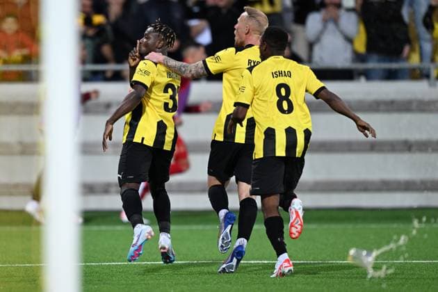 GÖTEBORG 20230824 Häckens Ibrahim Sadiq hyssjar mot Aberedeenfansen efter sitt 2-0-mal pa straff under torsdagens play off till Europa League, första matchen, mellan BK Häcken och Aberdeen FC pa Bravida arena. GÖTEBORG SVERIGE x9200x