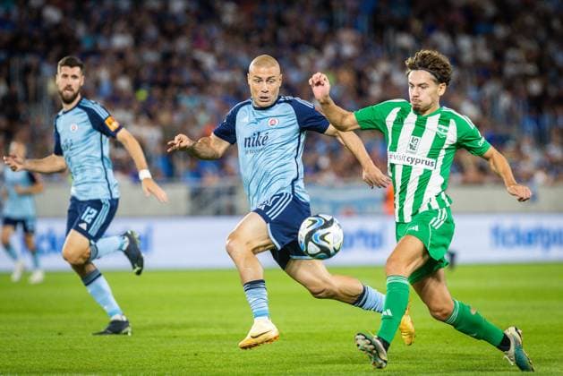 Slovan Bratislava vs. Aris Limassol UEFA Europa league Jaba Kankava (L) of Slovan and Karol Struski (R) of Aris during the play-off round of the UEFA Europa League football match between SK Slovan Bratislava and Aris Limassol. Bratislava, Slovakia, August 24, 2023. Photo by Branislav Racko Copyright: xx _BRR6156