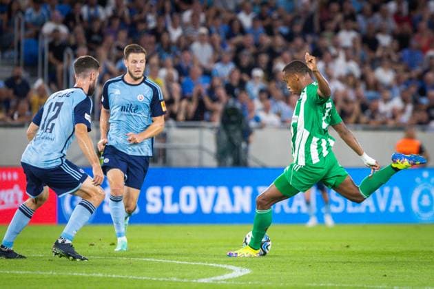 Slovan Bratislava vs. Aris Limassol UEFA Europa league Kenan Bajric (L) of Slovan and Mihlali Mayambela (R) of Aris during the play-off round of the UEFA Europa League football match between SK Slovan Bratislava and Aris Limassol. Bratislava, Slovakia, August 24, 2023. Photo by Branislav Racko Copyright: xx _BRR6202