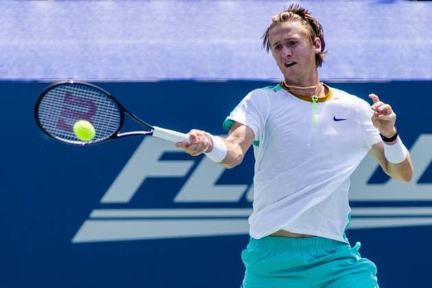 August 24, 2023: Sebastian Korda returns the ball to Richard Gasquet during the quarterfinals of the 2023 Winston-Salem Open at Wake Forest Tennis Complex in Wnston-Salem, NC. ( CSM) Wnston-Salem United States - ZUMAc04_ 20230824_zma_c04_007 Copyright: xScottxKinserx