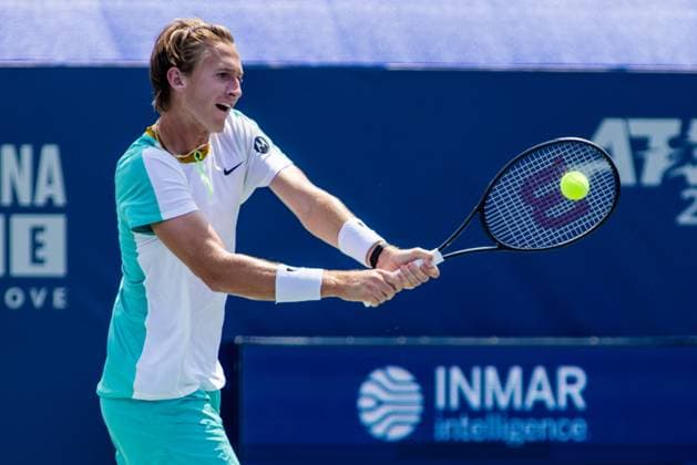 August 24, 2023: Sebastian Korda returns the ball to Richard Gasquet during the quarterfinals of the 2023 Winston-Salem Open at Wake Forest Tennis Complex in Wnston-Salem, NC. ( CSM) Wnston-Salem United States - ZUMAc04_ 20230824_zma_c04_009 Copyright: xScottxKinserx