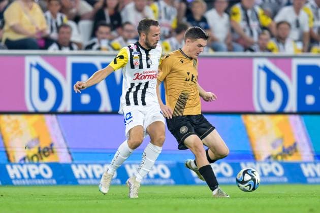 SOCCER - UEFA EL, LASK vs Zrinjski LINZ,AUSTRIA,24.AUG.23 - SOCCER - UEFA Europa League, qualification, Linzer ASK vs HSK Zrinjski Mostar. Image shows Rene Renner (LASK) and Tarik Ramic (Zrinjski).  GEPAxpictures xChristianxMoser
