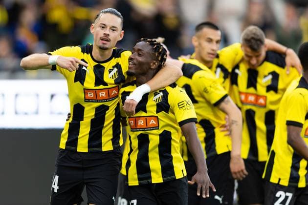 230824 Amor Layouni and Ibrahim Sadiq of Häcken celebrate 1-0 during the UEFA Europa League play-off match between Häcken and Aberdeen on August 24, 2023 in Göteborg. Photo: Michael Erichsen BILDBYRAN COP 89 MI0526 aberdeen bbeng football fotball fotboll häcken soccer uefa europa league jubel Copyright: MICHAELxERICHSEN BB230824MI084