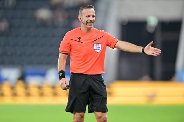 SOCCER - UEFA EL, LASK vs Zrinjski LINZ,AUSTRIA,24.AUG.23 - SOCCER - UEFA Europa League, qualification, Linzer ASK vs HSK Zrinjski Mostar. Image shows referee Orel Grinfeeld (ISR).  GEPAxpictures xChristianxMoser