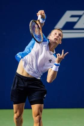 August 24, 2023: Jiri Lehecka serves to Max Purcell during the quarterfinals of the 2023 Winston-Salem Open at Wake Forest Tennis Complex in Wnston-Salem, NC. ( CSM) Wnston-Salem United States - ZUMAc04_ 20230824_zma_c04_025 Copyright: xScottxKinserx
