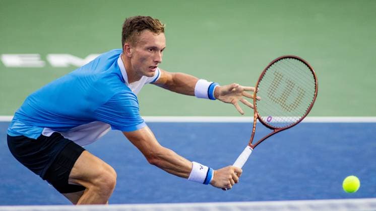 Sport Bilder des Tages August 24, 2023: Jiri Lehecka returns the ball to Max Purcell during the quarterfinals of the 2023 Winston-Salem Open at Wake Forest Tennis Complex in Wnston-Salem, NC. ( CSM) Wnston-Salem United States - ZUMAc04_ 20230824_zma_c04_033 Copyright: xScottxKinserx