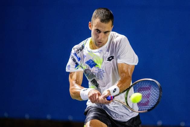 August 24, 2023: Laslo Djere returns the ball to Sebastian Baez during the quarterfinals of the 2023 Winston-Salem Open at Wake Forest Tennis Complex in Wnston-Salem, NC. ( CSM) Wnston-Salem United States - ZUMAc04_ 20230824_zma_c04_121 Copyright: xScottxKinserx