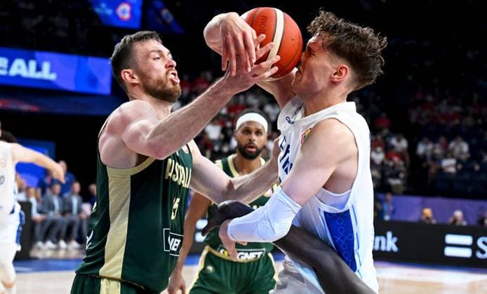 Sport Themen der Woche KW34 Sport Bilder des Tages Mikael Jantune of Finland and Nick Kay of Australia during the 2023 FIBA Basketball World Championship, WM, Weltmeisterschaft group E match between Finland and Australia in Okinawa, 25th of August 2023. Okinawa Japan LKLAPV20230825121113V389  Copyright: xVesaxMoilanenx LKLAPV20230825121113V389