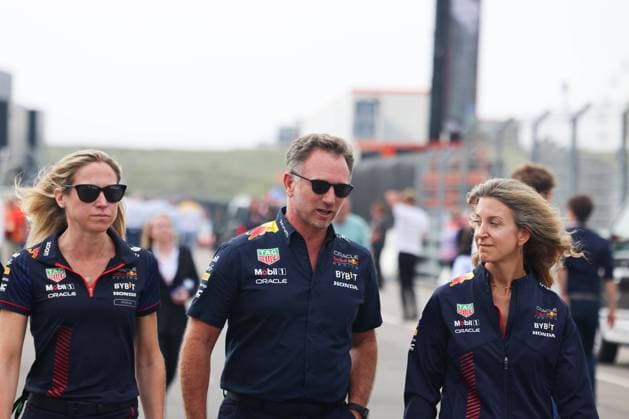 Christian Horner, Team Principal, Fiona Hewitson (li.) Oracle Red Bull Racing, Freies Training 1, FP1, Grosser Preis der Niederlande, Motorsport, Formel 1, Saison 2023, 25.08.2023 NLD, Formel 1, CM Circuit Zandvoort, 25.08.2023 Zandvoort Copyright: xEibner-Pressefoto Grafx EP_AGF