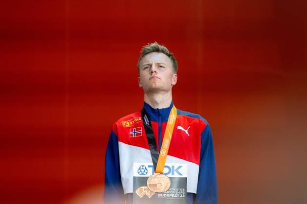 230825 Narve Gilje Nordas of Norway with his bronze medal at the medal ceremony for men?s 1500 meter during day 7 of the 2023 World Athletics Championships on August 25, 2023 in Budapest. Photo: Vegard Grott BILDBYRAN kod VG JM0523 bbeng friidrott athletics friidrett 2023 world athletics championships world athletics championships budapest23 friidrotts-vm friidretts-vm vm Copyright: VEGARDxGRoTT BB230825VG058