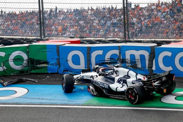 03 RICCIARDO Daniel (aus), Scuderia AlphaTauri AT04, action, crash, accident, during the 2023 Formula 1 Heineken Dutch Grand Prix, 13th round of the 2023 Formula One World Championship, WM, Weltmeisterschaft from August 25 to 28, 2023 on the Zandvoort Circuit, in Zandvoort, Netherlands - F1 - DUTCH GRAND PRIX 2023 DPPI Panoramic  F12023GP14NED_JK134346