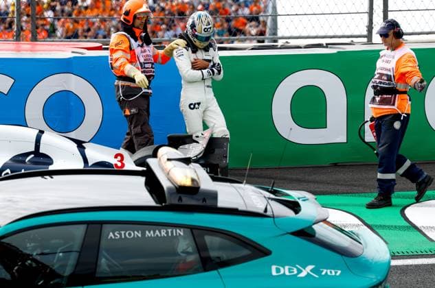03 RICCIARDO Daniel (aus), Scuderia AlphaTauri AT04, action, crash, accident, during the 2023 Formula 1 Heineken Dutch Grand Prix, 13th round of the 2023 Formula One World Championship, WM, Weltmeisterschaft from August 25 to 28, 2023 on the Zandvoort Circuit, in Zandvoort, Netherlands - F1 - DUTCH GRAND PRIX 2023 DPPI Panoramic  F12023GP14NED_JK134481