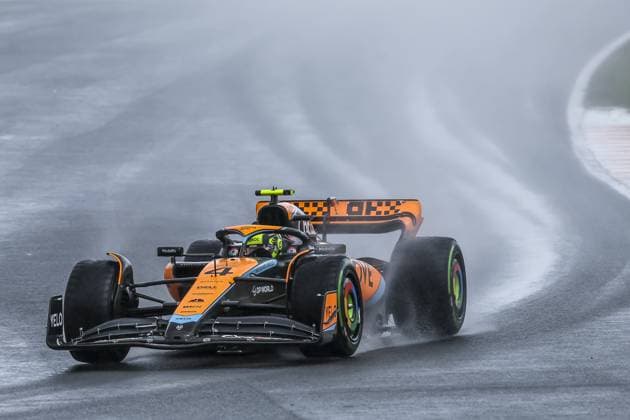 04 NORRIS Lando (gbr), McLaren F1 Team MCL60, action during the 2023 Formula 1 Heineken Dutch Grand Prix, 13th round of the 2023 Formula One World Championship, WM, Weltmeisterschaft from August 25 to 28, 2023 on the Zandvoort Circuit, in Zandvoort, Netherlands - F1 - DUTCH GRAND PRIX 2023 DPPI Panoramic  00123030_GRL_10470