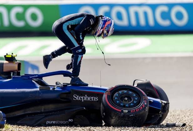ZANDVOORT - Logan Sargeant (Williams) after his crash during qualifying for the F1 Grand Prix of the Netherlands at Circuit Zandvoort on August 26, 2023 in Zandvoort, Netherlands. ANP KOEN VAN WEEL F1 Grand Prix of The Netherlands 2023 24 xVIxANPxSportx xxANPxIVx 476355923 originalFilename: 476355923.jpg
