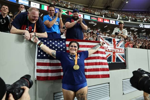 Bilder des Jahres 2023, Sport 08 August Sport Themen der Woche KW34 Sport Bilder des Tages (230827) -- BUDAPEST, Aug. 27, 2023 -- Chase Ealey of the United States celebrates after winning the Women s Shot Put Final of the World Athletics Championships Budapest 2023 in Budapest, Hungary on Aug. 26, 2023. ) (SP)HUNGARY-BUDAPEST-ATHLETICS-WORLD CHAMPIONSHIPS-DAY 8 ZhengxHuansong 