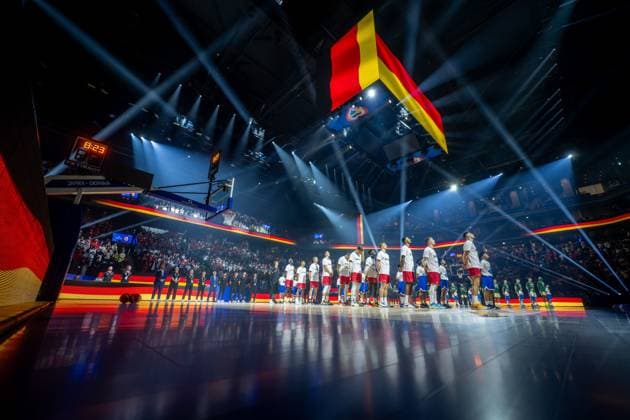 Basketball Okinawa 27.08.2023 FIBA Basketball World Cup 2023 Weltmeisterschaft der Männer Vorrunde Australien (AUS) - Deutschland (GER) Teamvorstellung Deutschland Deutsche Nationalmannschaft bei der Nationalhymne Okinawa Arena Sportstätte