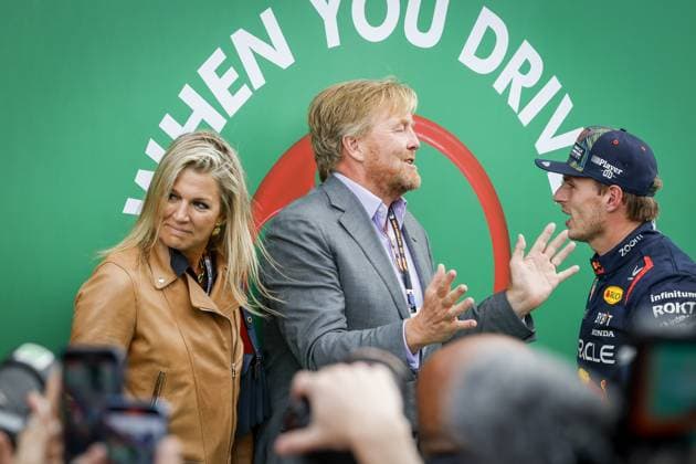 ZANDVOORT - Max Verstappen (Red Bull Racing) is congratulated by King Willem Alexander and Queen Maxima after winning the F1 Grand Prix of the Netherlands at Circuit Zandvoort on August 27, 2023 in Zandvoort, Netherlands. ANP SEM VAN DER WAL F1 Grand Prix of The Netherlands 2023 24 xVIxANPxSportx xxANPxIVx 476458820 originalFilename: 476458820.jpg