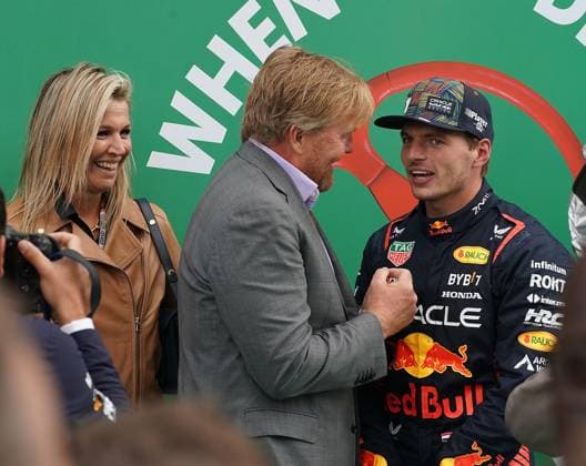 FORMULA 1 HEINEKEN DUTCH GRAND PRIX 2023 27.08.2023, Circuit Park Zandvoort, Zandvoort, FORMULA 1 HEINEKEN DUTCH GRAND PRIX 2023 , im Bild Willem-Alexander, König der Niederlande und Ehefrau Königin Maxima gratulieren Max Verstappen (NLD), Oracle Red Bull Racing zum Sieg.