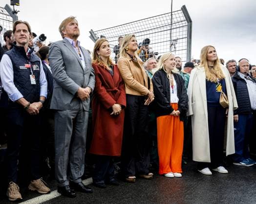 ZANDVOORT - Emma Heesters, Robert van Overdijk, King Willem-Alexander, Princess Alexia, Queen Maxima and Princess Amalia after the conclusion of the F1 Grand Prix of the Netherlands at Circuit Zandvoort on August 27, 2023 in Zandvoort, Netherlands. ANP SEM VAN DER WAL F1 Grand Prix of The Netherlands 2023 24 xVIxANPxSportx xxANPxIVx 476461747 originalFilename: 476461747.jpg