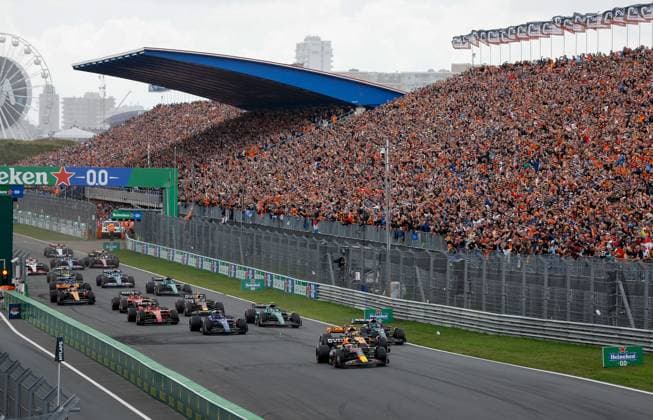 Start, 1 Max Verstappen (NLD, Oracle Red Bull Racing), 4 Lando Norris (GBR, McLaren F1 Team), 63 George Russell (GBR, Mercedes-AMG Petronas F1 Team), F1 Grand Prix of the Netherlands at Circuit Zandvoort on August 27, 2023 in Zandvoort, Netherlands. (Photo by HOCH ZWEI) Zandvoort Netherlands
