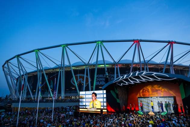 230827 Armand Duplantis of Sweden during the medal ceremony during day 9 of the 2023 World Athletics Championships on August 27, 2023 in Budapest. Photo: Joel Marklund BILDBYRAN kod JM JM0526 bbeng friidrott athletics friidrett 2023 world athletics championships world athletics championships budapest23 friidrotts-vm friidretts-vm vm Copyright: JOELxMARKLUND BB230827JM003