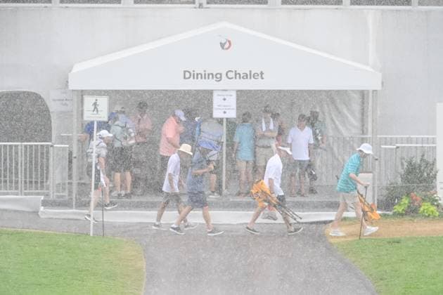 ATLANTA, GA - AUGUST 27: A weather delay has been called during the final round of the 2023 PGA, Golf Herren Tour Championship on August 27, 2023 at East Lake Golf Club in Atlanta, Georgia. (Photo by John Adams Icon Sportswire) GOLF: AUG 27 PGA - TOUR Championship EDITORIAL USE ONLY Icon23082700124