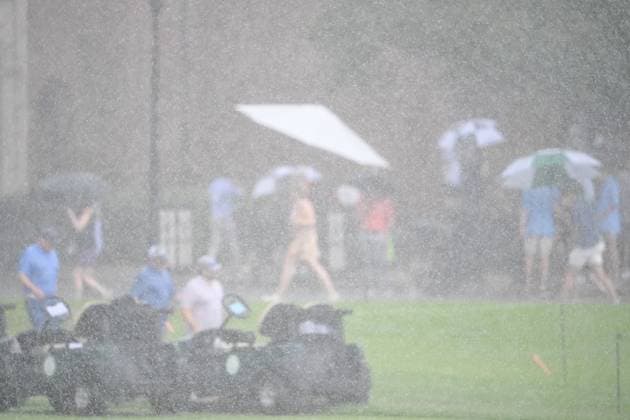 ATLANTA, GA - AUGUST 27: A weather delay has been called during the final round of the 2023 PGA, Golf Herren Tour Championship on August 27, 2023 at East Lake Golf Club in Atlanta, Georgia. (Photo by John Adams Icon Sportswire) GOLF: AUG 27 PGA - TOUR Championship EDITORIAL USE ONLY Icon23082700214