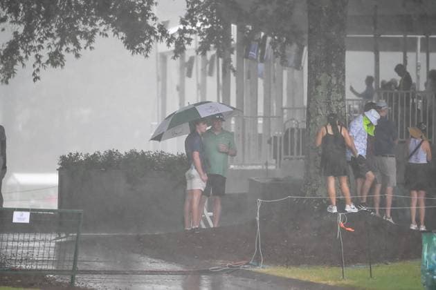 ATLANTA, GA - AUGUST 27: A weather delay has been called during the final round of the 2023 PGA, Golf Herren Tour Championship on August 27, 2023 at East Lake Golf Club in Atlanta, Georgia. (Photo by John Adams Icon Sportswire) GOLF: AUG 27 PGA - TOUR Championship EDITORIAL USE ONLY Icon23082700410