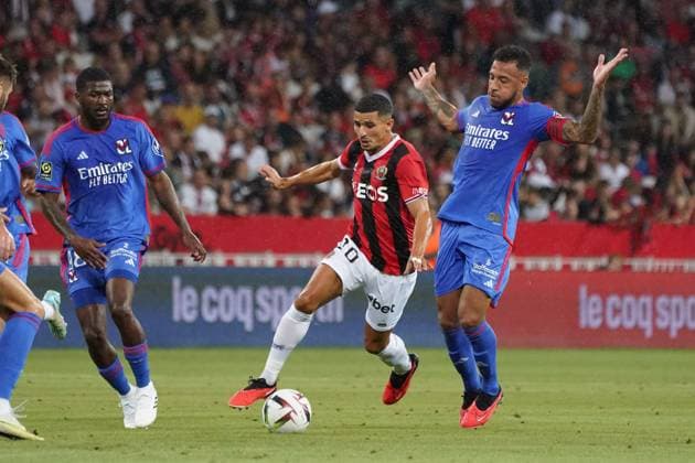 Youcef Atal (OGC Nice) - Corentin Tolisso (Lyon) FOOTBALL : OGC Nice vs Lyon - Ligue 1 Uber Eats - Nice - 027 08 2023 NorbertScanella Panoramic 