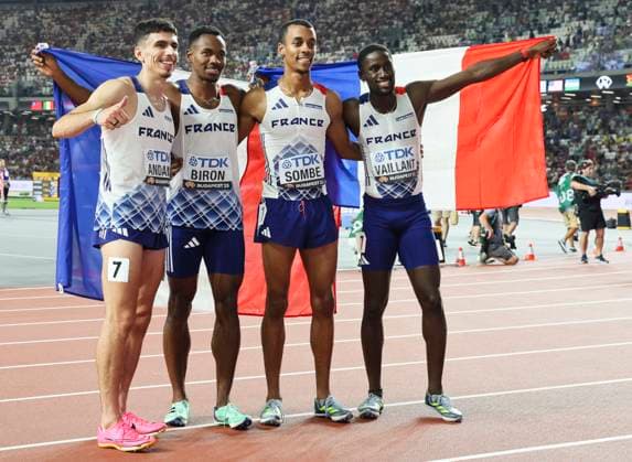 Sport Themen der Woche KW34 Sport Bilder des Tages ATHLETICS - World Athletics Championships Budapest 2023 BUDAPEST,HUNGARY,27.AUG.23 - ATHLETICS - World Athletics Championships, 4x400m Relay Men, Final. Image shows the rejoicing of Teo Andant, Ludvy Vaillant, David Sombe and Gilles Biron (FRA).  GEPAxpictures xWolfgangxGrebien