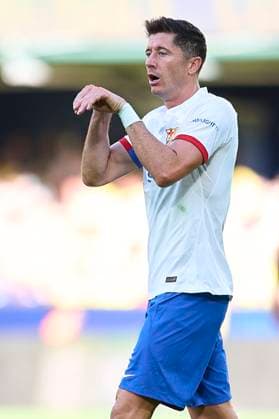 Sport Themen der Woche KW34 Sport Bilder des Tages LaLiga EA Sports, Villarreal CF vs FC Barcelona, Barca VILLARREAL, SPAIN - AUGUST 27: Robert Lewandowski of FC Barcelona reacts during the LaLiga EA Sports match between Villarreal CF and FC Barcelona at Ceramica Stadium on August 27, 2023 in Villarreal, Spain. (Photo by Francisco Macia Photo Players Images) Villarreal Estadio de la Ceramica Castellon Spain Copyright: xFranciscoxMaciax xPhotoxPlayersxImagesx