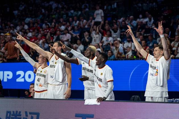 Basketball Okinawa 29.08.2023 FIBA Basketball World Cup 2023 Weltmeisterschaft der Männer Deutschland (GER) - Finnland (FIN) Jubel Deutschland Dennis Schröder Schroeder (Deutschland, No.17) Schröder Schroder mi.