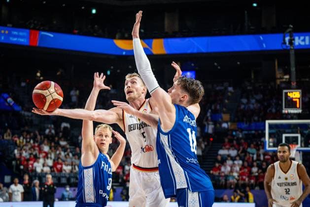 Basketball Okinawa 29.08.2023 FIBA Basketball World Cup 2023 Weltmeisterschaft der Männer Deutschland (GER) - Finnland (FIN) Nils Giffey (Deutschland, No.05) Mikael Jantunen (Finnland, No.18)