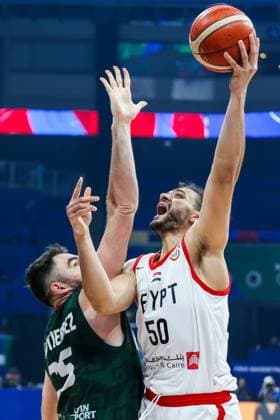 (230829) -- MANILA, Aug. 29, 2023 -- Egypt s Assem Marei (R) competes during the Group D match between Egypt and Mexico at the 2023 FIBA World Cup in Manila, the Philippines, Aug. 29, 2023. ) (SP)PHILIPPINES-MANILA-BASKETBALL-FIBA WORLD CUP-GROUP D-EGY VS MEX RouellexUmali 