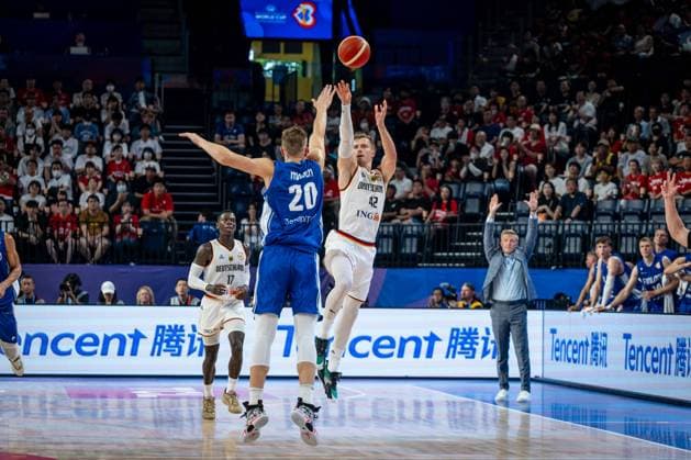 Basketball Okinawa 29.08.2023 FIBA Basketball World Cup 2023 Weltmeisterschaft der Männer Deutschland (GER) - Finnland (FIN) Andreas Obst (Deutschland, No.42Alexander Madsen (Finnland, No.20)