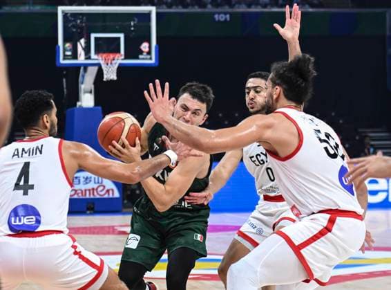 (230829) -- MANILA, Aug. 29, 2023 -- Mexico s Pako Cruz (2nd L) breaks through during the Group D match between Egypt and Mexico at the 2023 FIBA World Cup in Manila, the Philippines, Aug. 29, 2023. ) (SP)PHILIPPINES-MANILA-BASKETBALL-FIBA WORLD CUP-GROUP D-EGY VS MEX HexChangshan 