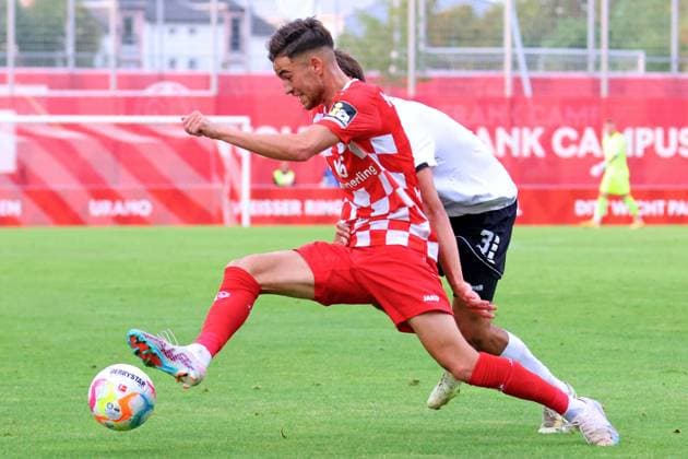 Mainz, Deutschland 29. August 2023: Regionalliga Südwest - 2023 2024 - 1. FSV Mainz 05 II vs. VfR Aalen Im Bild: v. li. im Zweikampf David Mamutovic (Mainz) gegen Frederik Rahn (Aalen). Bruchwegstadion Rheinland Pfalz Copyright: xFotostandx xRacochax