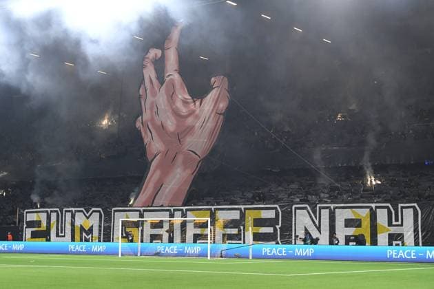 Sport Bilder des Tages 29.08.2023, Bern, Wankdorf, UEFA Champions League: BSC Young Boys - Maccabi Haifa FC, die Choreographie von den YB Fans. Bern Wankdorf Bern Switzerland *** 29 08 2023, Bern, Wankdorf, UEFA Champions League BSC Young Boys Maccabi Haifa FC, the choreography by the YB fans Bern Wankdorf Bern Switzerland  Copyright: xJustPictures.ch ManuelxWinterbergerx